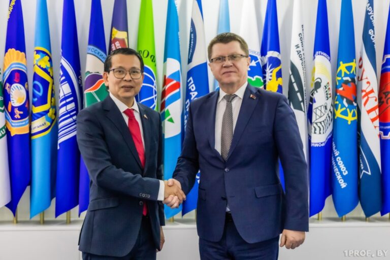 Курс – на расширение сотрудничества. Юрий Сенько встретился с главой вьетнамской дипмиссии